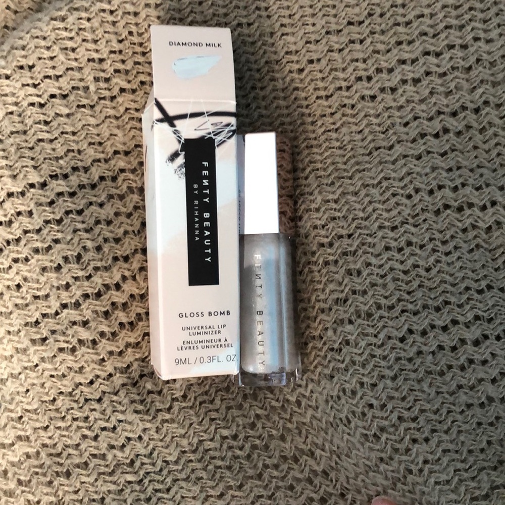 Fenty beauty gloss bomb